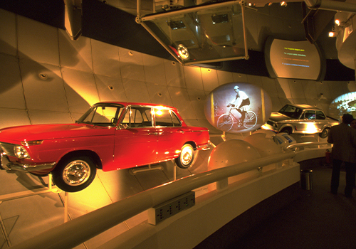 Interior do museu da BMW